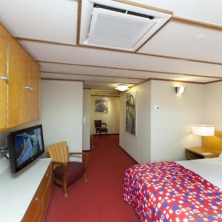Ss By Westcord Hotel 4*